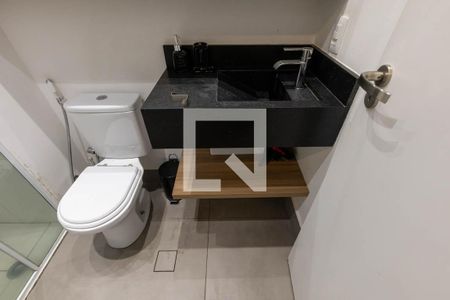 Banheiro de kitnet/studio para alugar com 1 quarto, 22m² em República, São Paulo