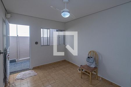 Sala de casa à venda com 3 quartos, 400m² em Vila Caraguata, São Paulo