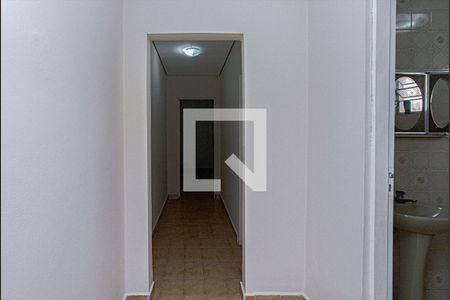 corredor para os cômodos de casa à venda com 3 quartos, 400m² em Vila Caraguata, São Paulo