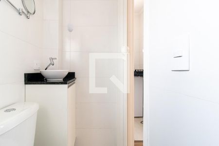 Banheiro Social de apartamento para alugar com 1 quarto, 30m² em Centro, Curitiba