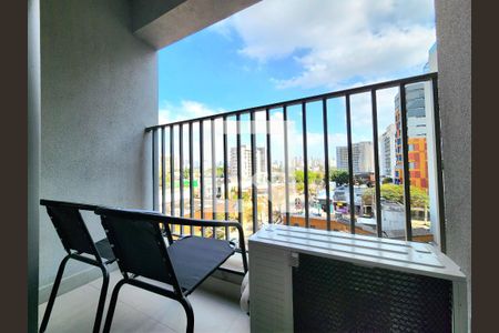 Varanda de kitnet/studio para alugar com 1 quarto, 25m² em Indianópolis, São Paulo