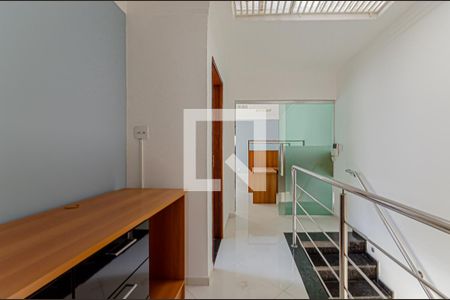 Corredor de casa à venda com 3 quartos, 184m² em Vila Mariana, São Paulo