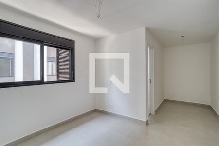 Casa à venda com 4 quartos, 216m² em Campo Belo, São Paulo