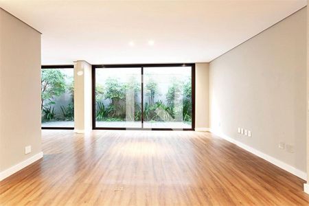 Casa à venda com 4 quartos, 427m² em Santo Amaro, São Paulo