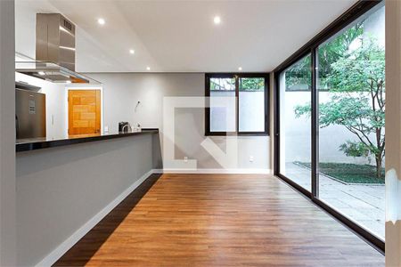 Casa à venda com 4 quartos, 427m² em Santo Amaro, São Paulo