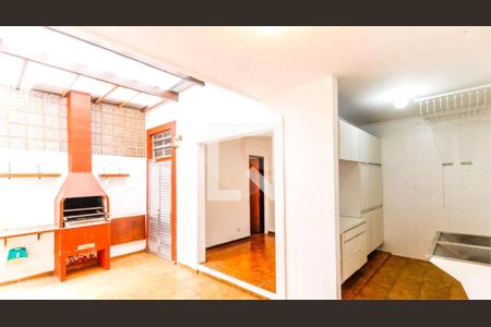Casa à venda com 3 quartos, 140m² em Campo Belo, São Paulo