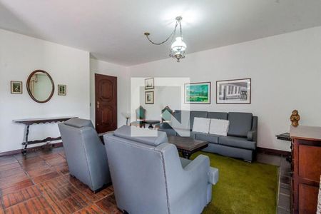 Casa à venda com 4 quartos, 241m² em Jardim Marajoara, São Paulo