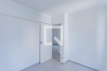 Quarto 1 de apartamento para alugar com 2 quartos, 53m² em Parque Maria Domitila, São Paulo