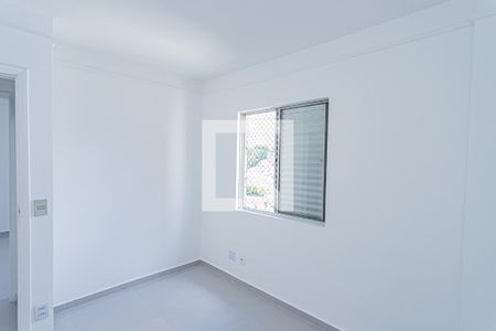 Quarto 1 de apartamento para alugar com 2 quartos, 53m² em Parque Maria Domitila, São Paulo