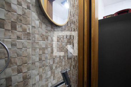 Lavabo de casa de condomínio para alugar com 2 quartos, 53m² em Vila Gustavo, São Paulo