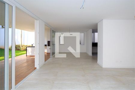 Casa à venda com 5 quartos, 380m² em Jardim Marajoara, São Paulo