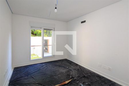 Casa à venda com 5 quartos, 380m² em Jardim Marajoara, São Paulo