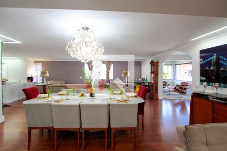 Sala de casa de condomínio à venda com 5 quartos, 176m² em Barra da Tijuca, Rio de Janeiro