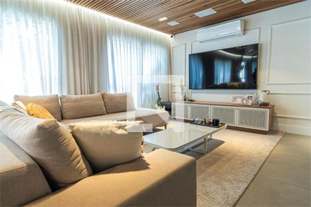 Casa à venda com 4 quartos, 350m² em Vila Sofia, São Paulo
