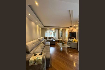 Casa à venda com 3 quartos, 314m² em Jardim Guairaca, São Paulo