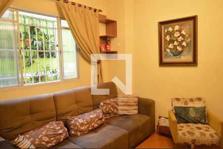 Sala de TV de casa para alugar com 5 quartos, 280m² em Jardim da Gloria, São Paulo