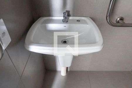 Banheiro de kitnet/studio à venda com 1 quarto, 23m² em Santa Cecilia, São Paulo