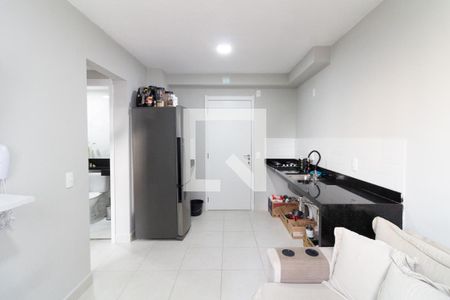 Sala/Cozinha de apartamento para alugar com 2 quartos, 32m² em Jardim Celeste, São Paulo
