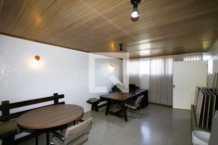 Escritório de casa para alugar com 4 quartos, 400m² em Alto dos Pinheiros , Belo Horizonte