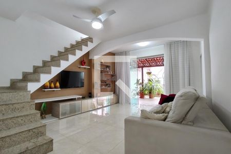 Sala de casa para alugar com 4 quartos, 368m² em Taquara, Rio de Janeiro