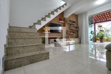Sala de casa para alugar com 4 quartos, 368m² em Taquara, Rio de Janeiro