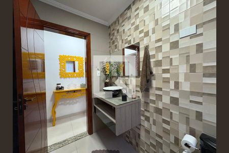 Lavabo de casa à venda com 3 quartos, 185m² em Vila Curuçá, Santo André