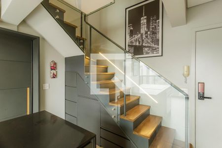 Escada de apartamento à venda com 3 quartos, 115m² em Vila Olímpia, São Paulo