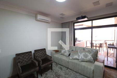 Sala de TV/Cinema de apartamento para alugar com 5 quartos, 340m² em Centro, Uberlândia