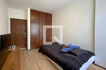 Quarto 1 de apartamento à venda com 4 quartos, 160m² em Santo Antônio, Belo Horizonte