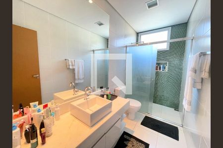 Banheiro da Suíte de casa de condomínio à venda com 3 quartos, 149m² em Garças, Belo Horizonte