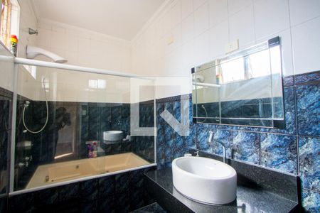 Banheiro do quarto 1 de casa à venda com 2 quartos, 136m² em Vila Scarpelli, Santo André