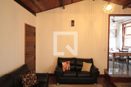 Sala de casa de condomínio para alugar com 3 quartos, 170m² em Copacabana, Belo Horizonte