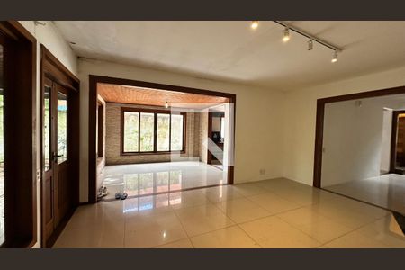 Sala de casa para alugar com 7 quartos, 900m² em Vargem Pequena, Rio de Janeiro