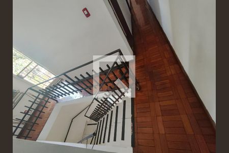 Corredor de casa à venda com 5 quartos, 225m² em Teixeira Dias (barreiro), Belo Horizonte