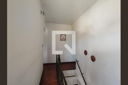 Corredor de casa à venda com 5 quartos, 225m² em Teixeira Dias (barreiro), Belo Horizonte