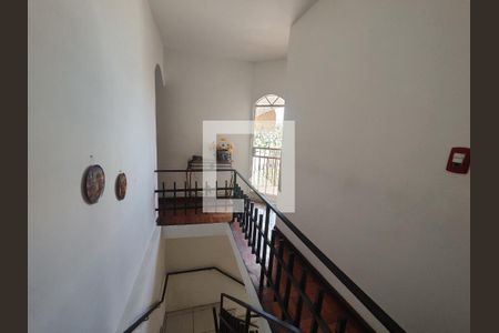Corredor de casa à venda com 5 quartos, 225m² em Teixeira Dias (barreiro), Belo Horizonte