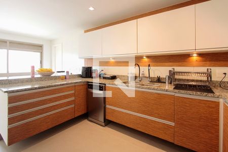 Apartamento à venda com 4 quartos, 233m² em Barra da Tijuca, Rio de Janeiro