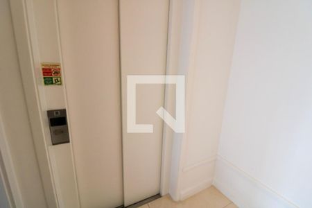 Hall privativo do elevador de apartamento à venda com 2 quartos, 210m² em Vila Cruzeiro, São Paulo