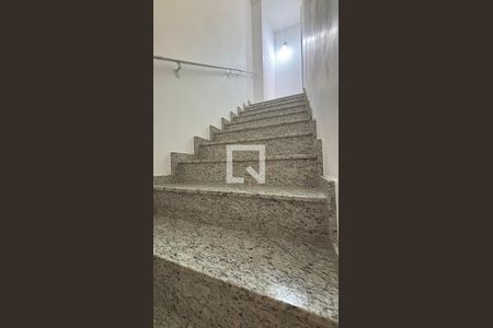 Escada de apartamento à venda com 2 quartos, 95m² em Vila Alpina, Santo André
