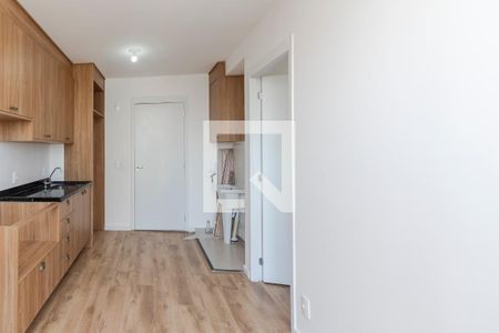 Sala/ Cozinha de apartamento à venda com 1 quarto, 27m² em Campo Belo, São Paulo