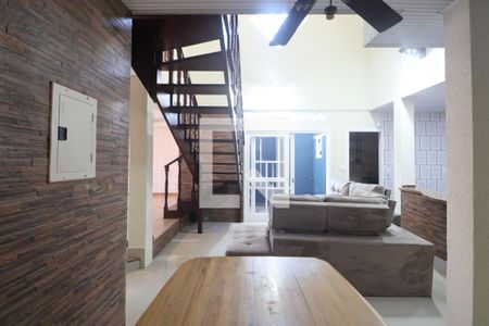 Sala 2 de casa à venda com 3 quartos, 270m² em Rio Branco, Canoas