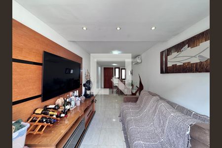 Sala de casa de condomínio à venda com 3 quartos, 140m² em Vargem Pequena, Rio de Janeiro