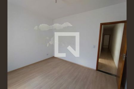 Casa à venda com 3 quartos, 300m² em Vila Granada, São Paulo