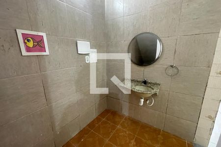 Banheiro de casa para alugar com 1 quarto, 60m² em Parque Pauliceia, Duque de Caxias