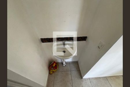 Lavabo de apartamento para alugar com 2 quartos, 42m² em Parque Nações Unidas, São Paulo