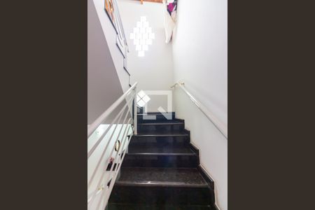 Escada de casa à venda com 3 quartos, 250m² em Bela Vista, Osasco