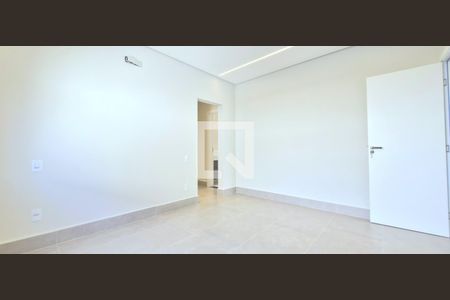 Suíte de casa à venda com 3 quartos, 360m² em Jardim Imperial, Lagoa Santa