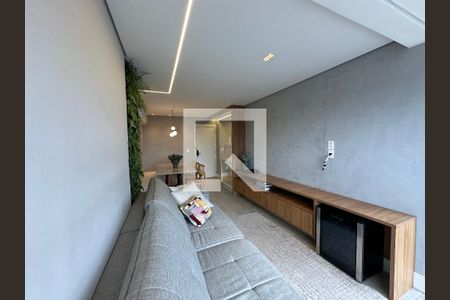 Sala de apartamento à venda com 2 quartos, 69m² em Empresarial 18 do Forte, Barueri