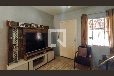 Sala de casa de condomínio à venda com 2 quartos, 80m² em Hípica, Porto Alegre