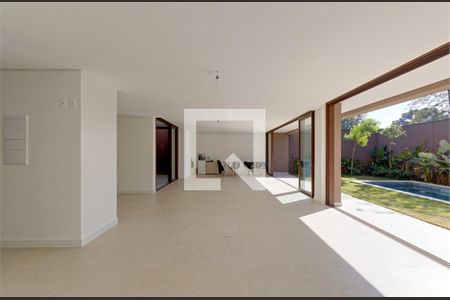 Casa à venda com 4 quartos, 670m² em Jardim dos Estados, São Paulo